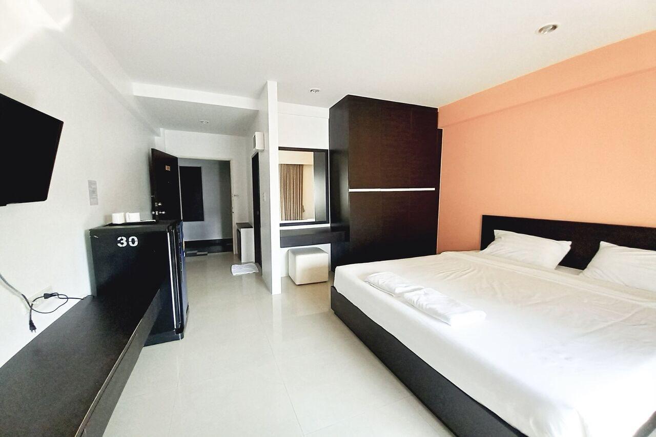 Ruan Plaisoi Apartment Bangkok Esterno foto