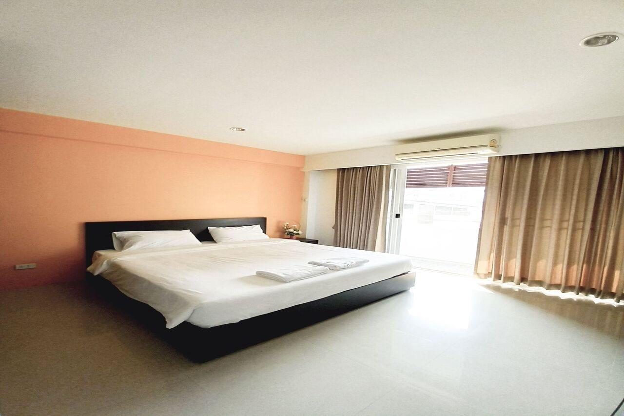 Ruan Plaisoi Apartment Bangkok Esterno foto