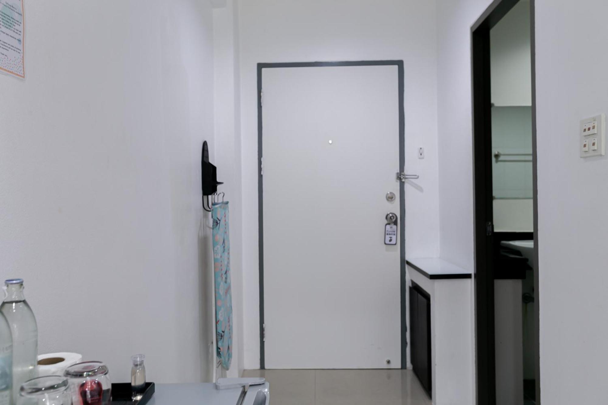 Ruan Plaisoi Apartment Bangkok Esterno foto