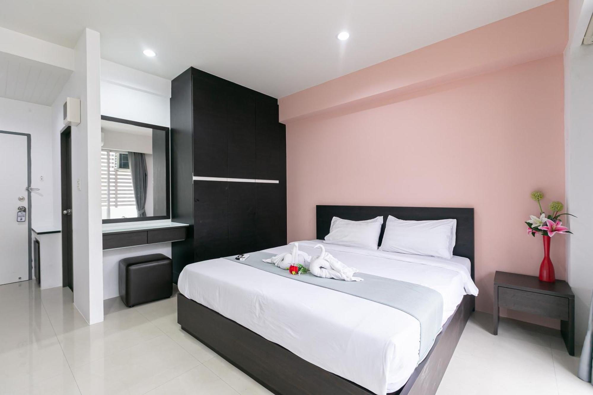 Ruan Plaisoi Apartment Bangkok Esterno foto