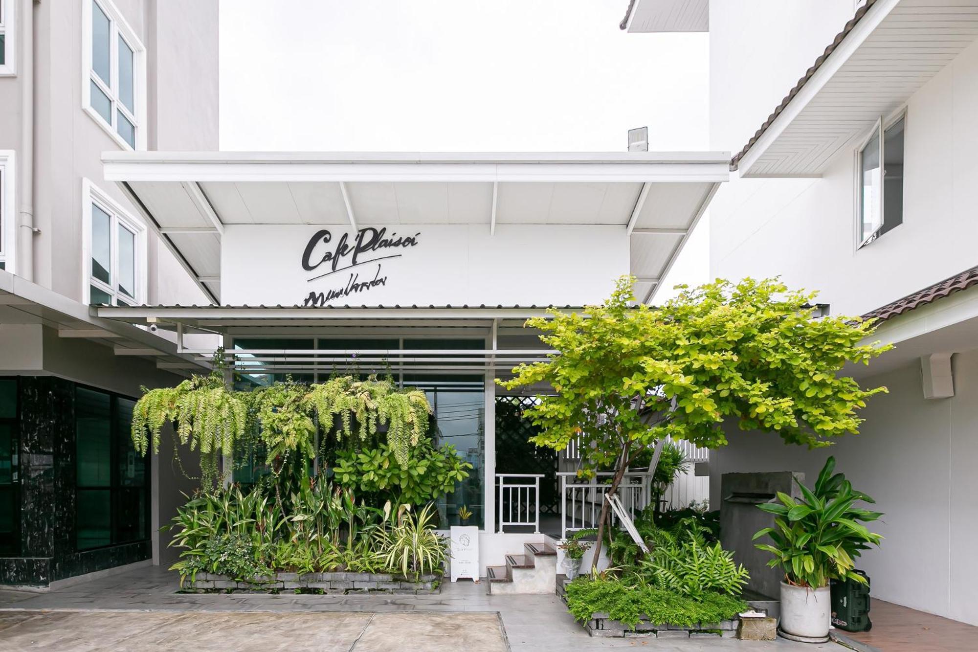 Ruan Plaisoi Apartment Bangkok Esterno foto