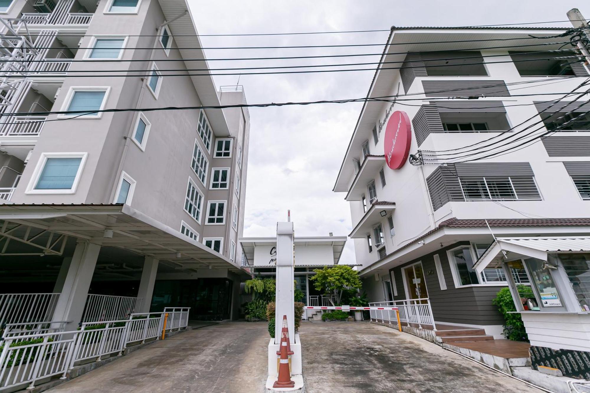 Ruan Plaisoi Apartment Bangkok Esterno foto