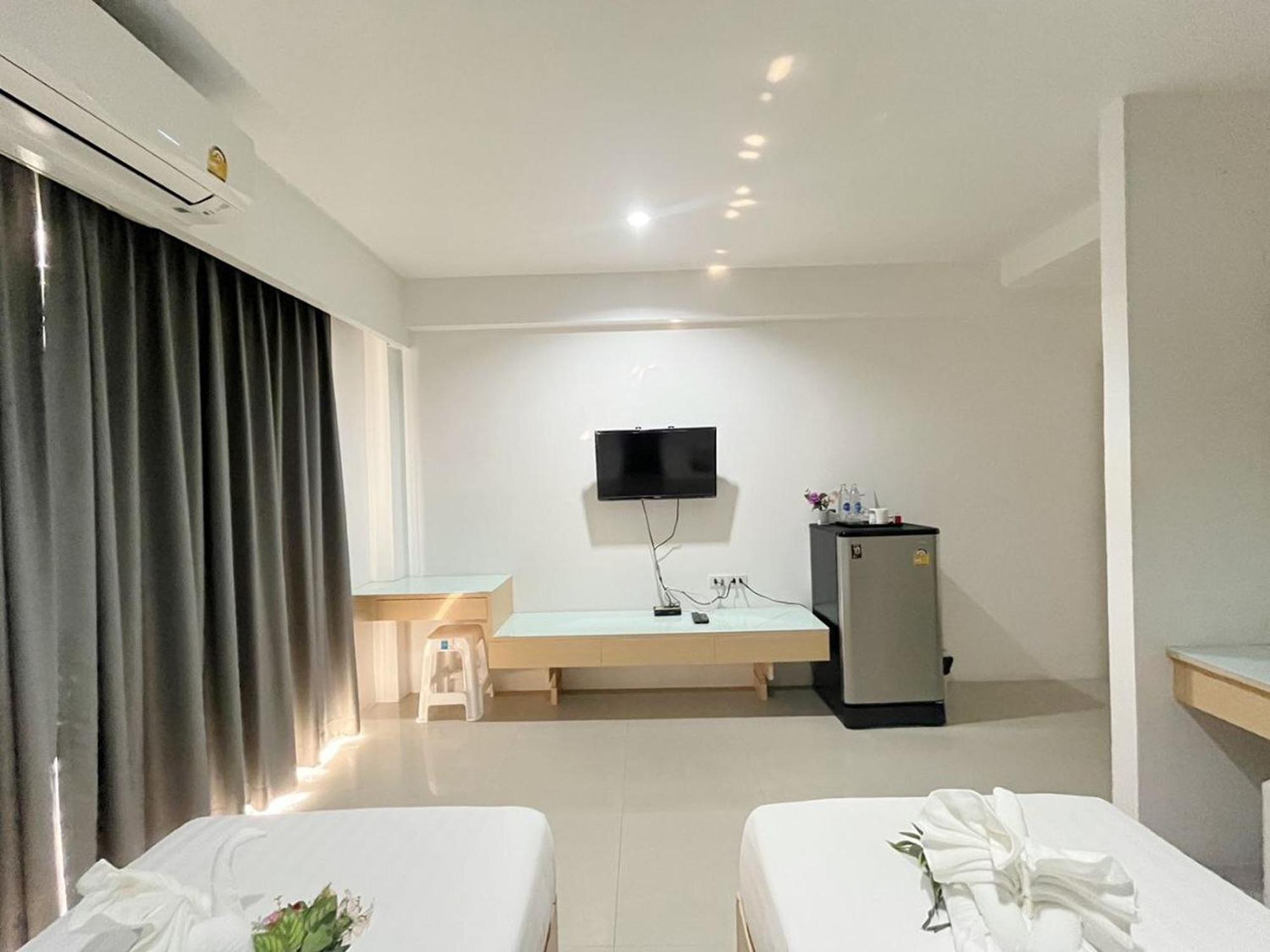 Ruan Plaisoi Apartment Bangkok Esterno foto