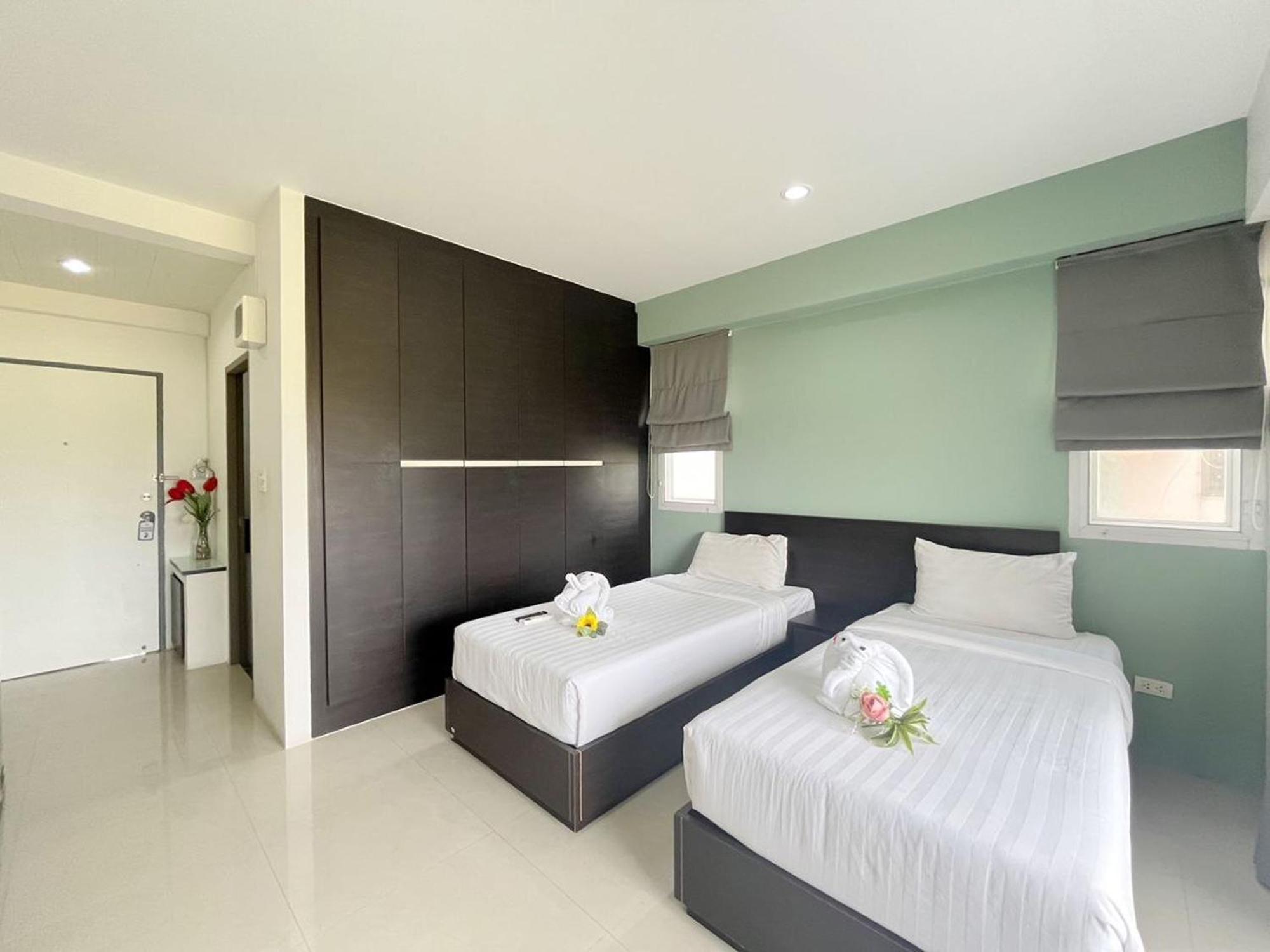 Ruan Plaisoi Apartment Bangkok Esterno foto